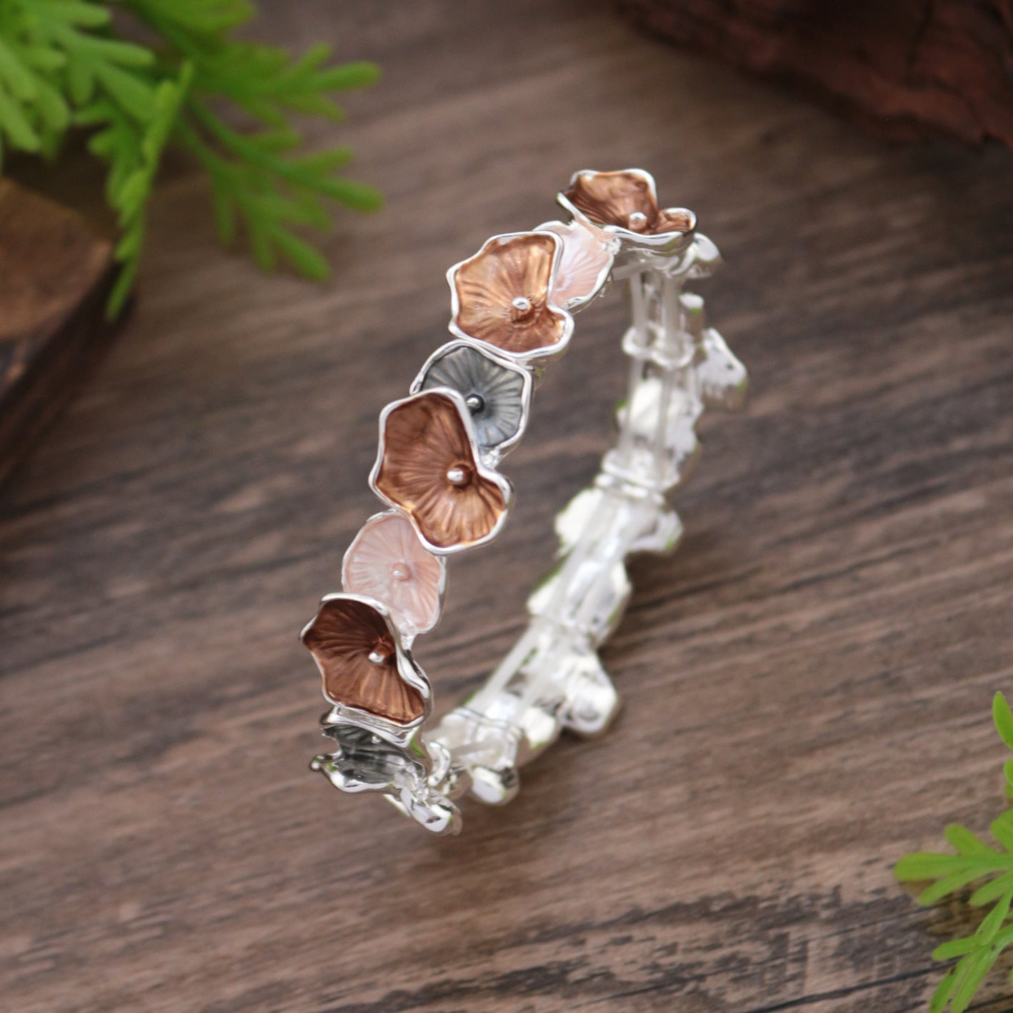 Colorful And Irregular Lotus Leaf Alloy Elastic Bracelet