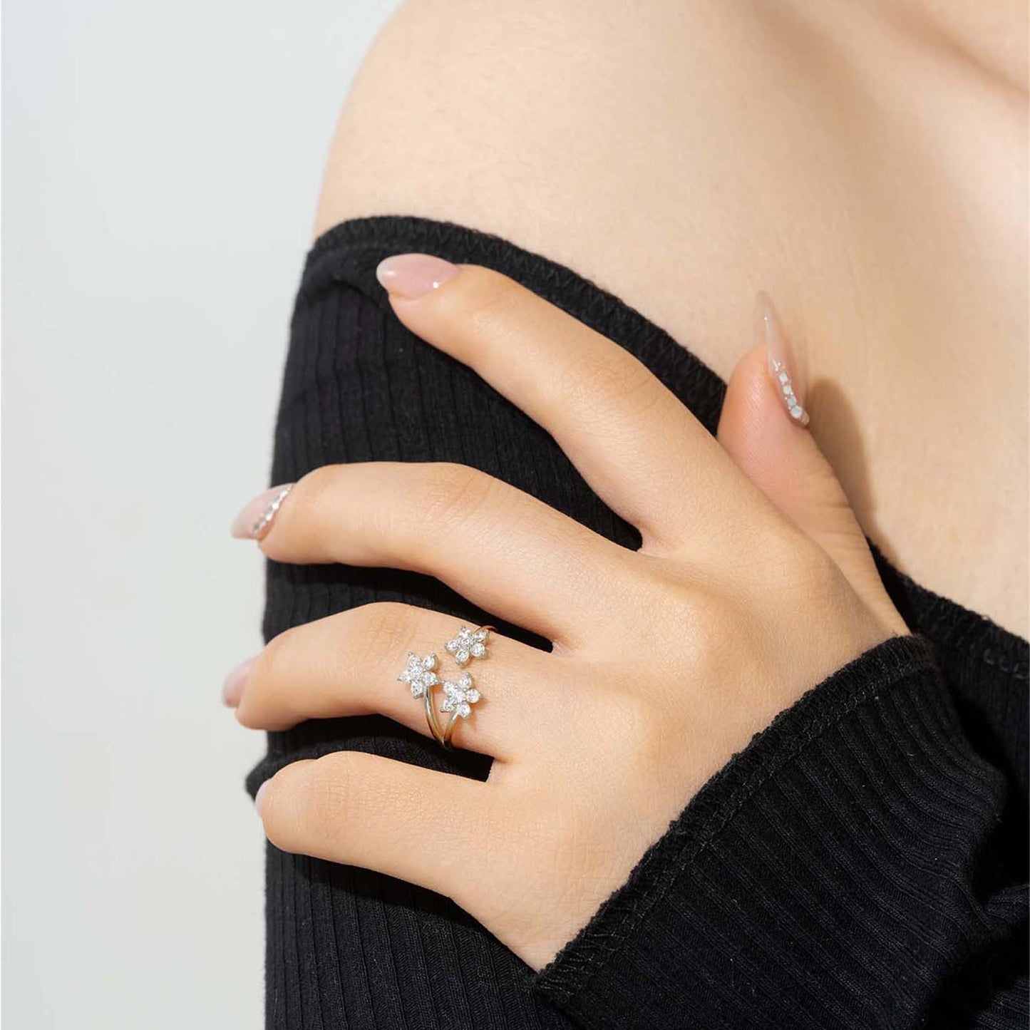 925 Sterling Silver Minimalist Snowflake Diamond-studded Ring