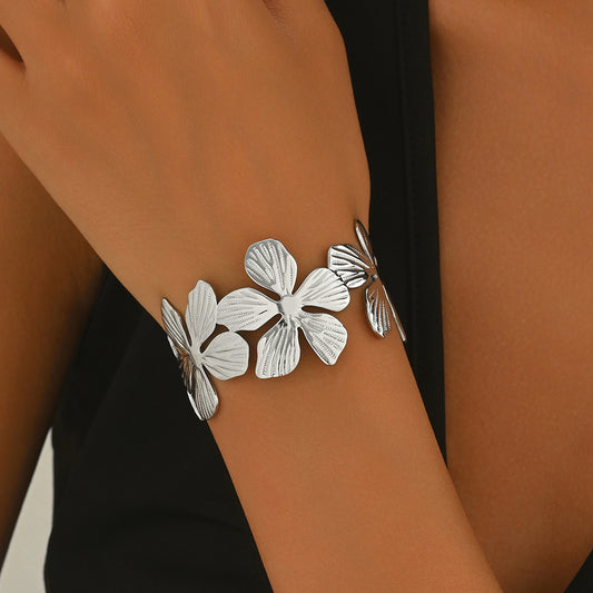 Lxalry 18K Gold Plated Stainless Steel Floral Carved Mirror Bracelet  Hypoallergenic Skin Safe Jewelry With Artisan Texture  Never Fade Handmade Luxury Gift For Women S Daily  Evening Wear