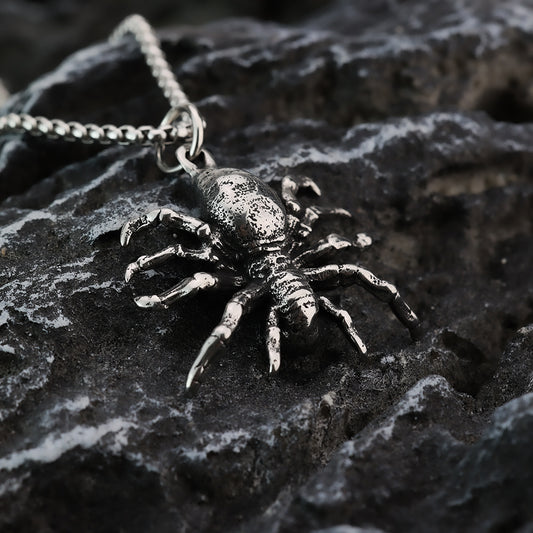 Retro Stainless Steel Men's Pendant Personality Vivid Poisonous Spider Pendant Necklace