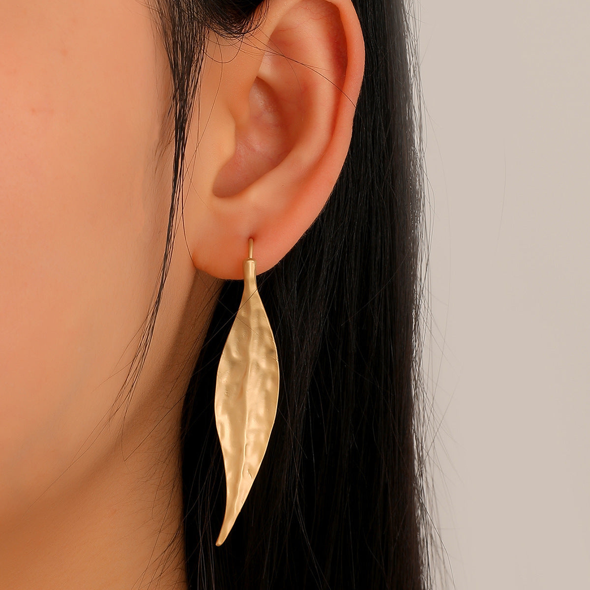 Mode Temperamentvolle Minderheit Unregelmäßige Blatt-förmigen Ohrring Asiatische Gold Ohrringe