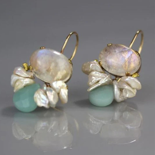 Kreative Ohrringe mit geometrischer Opal-Intarsienperle und zweifarbigem rundem Stein